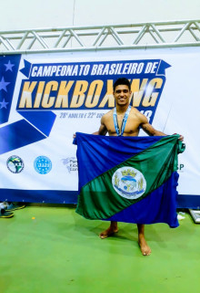 Atleta de Itapejara D’Oeste é campeão Brasileiro de Kickboxing.