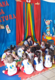 Durante os dias 15 a 18 de abril, realizou-se nos Centros de Educação Infantil e nas Escolas Municipais a Semana da Leitura. (acesse)
